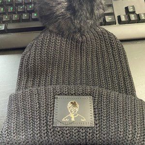 HARRY POTTER BLACK POM BEANIE